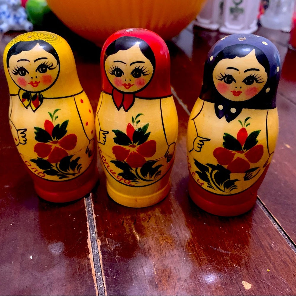 Russian Nesting Dolls Salt & Pepper Shakers